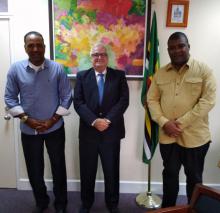 Se reune Embajador de Cuba con Ministro de Relaciones Exteriores de Dominica.