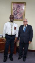 Embajador de Cuba en Dominica se reúne con el Obispo de Roseau.