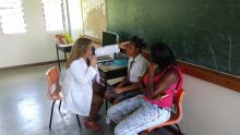 Grupo Oftalmológico cubano apoya Programa de Visión Escolar “Yo si puedo ver claramente ahora” en Dominica.