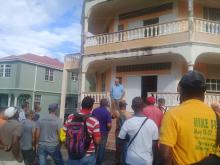 Se reune Embajador de Cuba en Dominica con integrantes de la brigada de constructores.