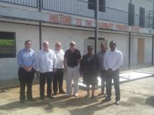Visitan Embajador de Cuba en Dominica y el Jefe de la Oficina del PNUD para el caribe oriental, escuela en reconstrucción por colaboradores cubanos.