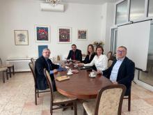Embajador de Cuba sostiene encuentro con Zuzana Školárová, Gerente General de Proxcor