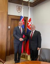 Embajador de Cuba sostiene encuentro con Tibor Gašpar, vicepresidente del Parlamento eslovaco
