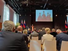 Asiste Embajador de Cuba a ceremonia de inauguración de las estatuas en el Castillo de Bratislava y a actividad en la Nunciatura Apostólica de la Santa Sede en la capital eslovaca.