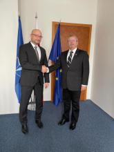 Embajador de Cuba sostiene encuentro con Martin Kačo, director general político del Ministerio de Asuntos Exteriores y Europeos