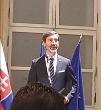 Embajador de Cuba asiste a las recepciones por las fiestas nacionales de Albania y Rumanía.