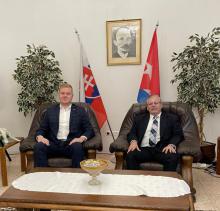 Embajador de Cuba sostiene encuentro con Michal Bartek, diputado del partido socialdemócrata Hlas