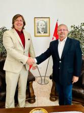 Recibe Embajador de Cuba a presidente de la Asociación eslovaca de Agencias de Viajes y agentes de Viajes.