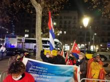 Cubanos residentes en Barcelona exigen el fin del bloqueo y el cese de las agresiones frente al Consulado General de Cuba