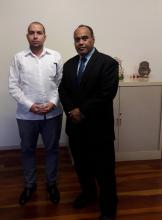 Encuentro del Encargado de Negocios a.i. de la Embajada de Cuba en Fiji Osmany Cantillo con el Sr. Michael Aroi, Secretario del Departamento de Relaciones Exteriores de Nauru (D).
