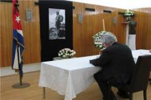 Diputado Andrés Chassaigne, tras rendir homenaje al líder histórico de la Revolución Cubana.