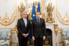 Embajador de Cuba en Francia presenta Cartas Credenciales.