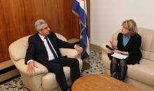 La revista “Destinations Cuba”, único medio especial sobre Cuba que se presenta al gran público en Francia, realiza entrevista al Embajador Elio Rodriguez Perdomo.