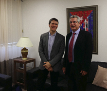 Recibió Embajador cubano a Jean-Marc Four, Director de Información Internacional en Radio Francia.
