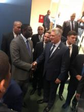 Canciller gambiano, Mamadou Tangara, en sede de la ONU en Nueva York con presidente cubano, Miguel Díaz-Canel. Foto cortesía del Canciller gambiano. 