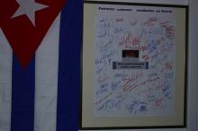 Cubanos residentes en Grecia condenan bloqueo a Cuba.