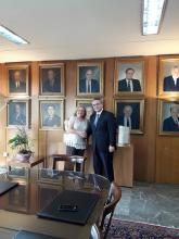 Recibe Presidente de la Cámara de Comercio de Atenas a Embajadora de Cuba.