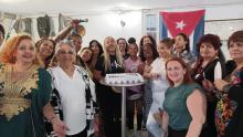 Celebran cubanos residentes en Atenas el Día de las Madres