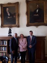 Recibe Rector de Universidad de Atenas a importante oncólogo cubano