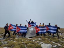 CUBANOS RESIDENTES EN GRECIA SUBEN AL MONTE OLIMPO