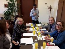 Recibe vicepresidente del Parlamento Heleno a Embajadora de Cuba 
