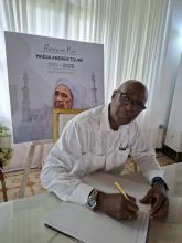 Asiste el Embajador de Cuba a las exequias de la Sra. Hadja Andrée Touré, viuda del ex presidente Ahmed Sekou Touré Asiste el Embajador de Cuba a las exequias de la Sra. Hadja Andrée Touré, viuda del ex presidente Ahmed Sekou Touré