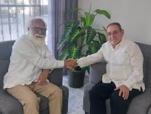 Cuban ambassador receives prestigious Haitian journalist, writer y editor