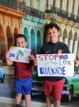 Hoy contamos con los dibujos de niños ítalo-cubano-irlandeses, residentes en la ciudad de Limerick, quienes en compañía de sus padres continúan pidiendo: No Más Bloqueo.