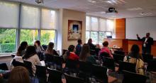 Díaz Pimienta dedica bella improvisación poética a la Universidad de Cork, Irlanda.
