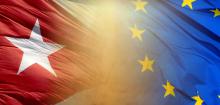 La Unión Europea se posiciona contra el bloqueo.