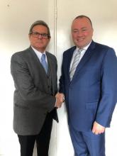 Embajador de Cuba es recibido por el Director de las Américas de la Cancillería irlandesa.