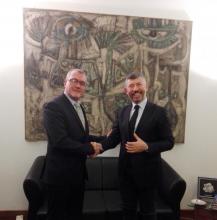 Embajador de Cuba en Italia, José Carlos Rodríguez Ruiz y viceministro para el Comercio Internacional y la Atracción de Inversiones, diputado Ivan Scalfaroto
