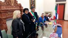Consejera Económica y Comercial de la Embajada de Cuba en Italia es recibida por el Alcalde de la ciudad de Fano y la presidente del Consejo de la Ciudad.
