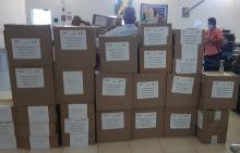 Jamaican government sends donation to Cuba.