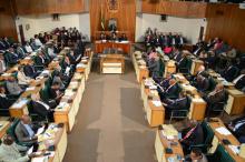 Jamaican Parliament approves Resolution condemning the US blockade of Cuba.