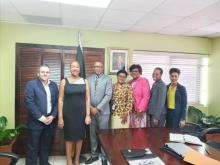 Mr. Dunstan Bryan, Permanent Secretary in the Ministry of Health and Wellness of Jamaica, received today Mrs Inés Fors Fernandez, Ambassador of Cuba, at the Ministry’s headquarters.