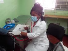 Nurse Gladys Martínez supports today Jamaica's response to the Covid-19 pandemic, proud of the internationalism that characterizes the Cuban health system.