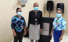 Como parte de su recorrido por instalaciones escolares de Jamaica, la ministra de Educación, Fayval Williams, intercambio con maestros cubanos que imparten clases en la Escuela Primaria Seaforth, ubicada en la localidad de St Thomas.