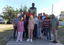 The staff of the Embassy of Cuba in Jamaica and representatives of the Education and Health Missions in the Caribbean nation paid tribute today to Major General Antonio Maceo Grajales, Cuban independence leader, in the 123 anniversary of his death in combat.