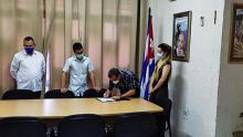 This afternoon, the swearing-in ceremony of the Electoral Commission, responsible for the discussions and voting on the new Family Code, was held at the headquarters of the Embassy of Cuba in Jamaica.