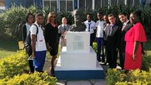 The celebration in Jamaica of the 167th anniversary of the birth of our National Hero, José Martí, took place at the Technical School that bears his name, with the presence of officials from the Cuban State Mission and members of the board of the Association of Cubans Resident in Jamaica, who were invited for the occasion.