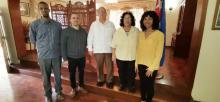 La embajada de Cuba en Kenya honra la memoria de Maceo y Che en los aniversarios de su natalicio 