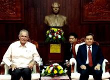 Embajador de CUba y Presidente del Frente para la Reconstrucción Nacional de Laos