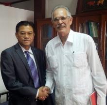 Director General de Prensa de la Cancillería Lao recibe a Embajador de Cuba.