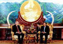Embajador Pablo Rodríguez y Presidente de la RDPL, Bounnhang Vorachit