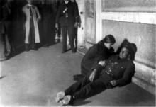 Tina Modotti durante la reconstrucción del asesinato de Julio Antonio Mella. Foto: Colección Archivo Casasola/ Archivo Cubadebate.