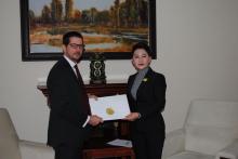 Presenta Copia de Estilo nuevo Embajador de Cuba designado en Mongolia