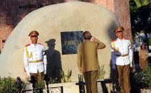 Fidel beside Martí(+ Photos and Video)
