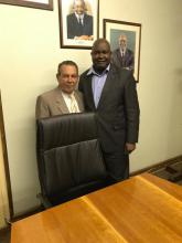 El Embajador cubano en Namibia se reúne con el Ministro de Defensa de ese país africano. 