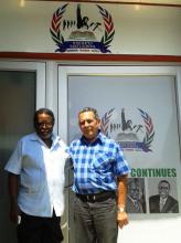 Hausiku y embajador cubano